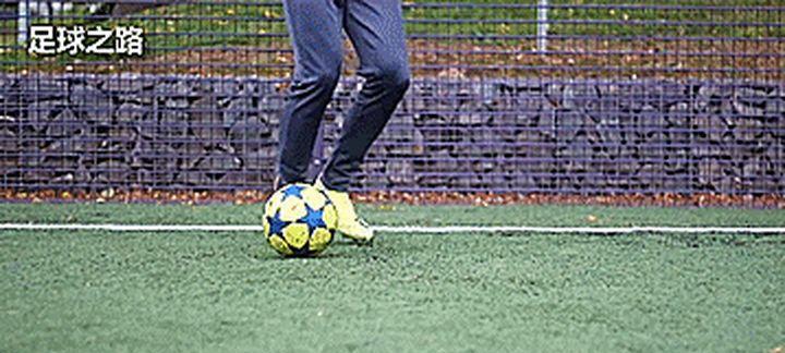 提高足球过人技巧的有效方法（培养自己成为足球技术高手的关键在于不断训练和专注）
