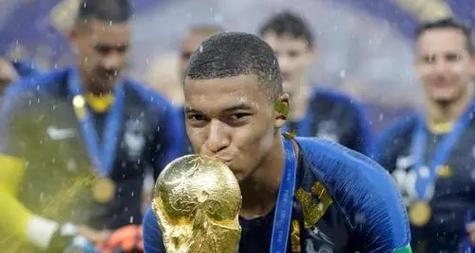 法国夺得世界杯冠军的历史记录（法国足球在世界杯赛场上的辉煌成就）