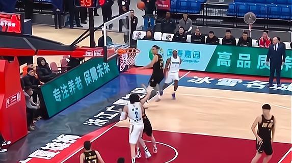 以2打1篮球阻碍防守队（双打攻防、突破奇招、绝佳配合）