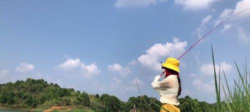 漓江上的路亚桨板钓鱼之旅（探索漓江美景，一边垂钓一边畅游）