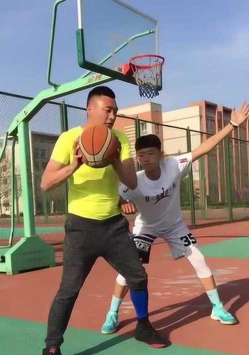 打造坚不可摧的篮球内线防守（以合理对抗为基础，提升内线防守效果）