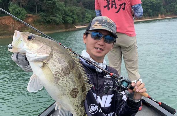 探索以一米三UL路亚竿钓鱼的乐趣（轻松、便携、高效，一米三UL路亚竿让钓鱼更好玩）