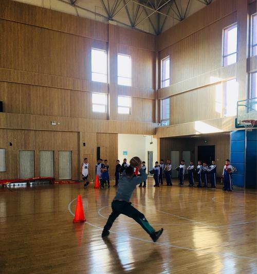 幼儿篮球防守脚步全攻略（掌握关键脚步，成为篮球小能手）