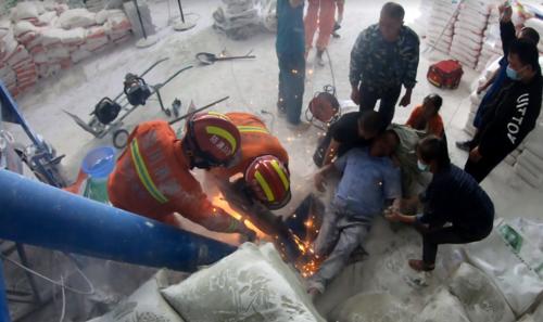 探索黄葛水电站的路亚钓鱼乐趣（以黄葛水电站为基地，体验钓鱼的乐趣与技巧）
