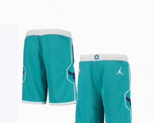 NBA最帅球裤排行榜（揭秘NBA球员最具时尚品味的球裤选择）